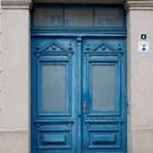 Blauwe deuren, ingang
